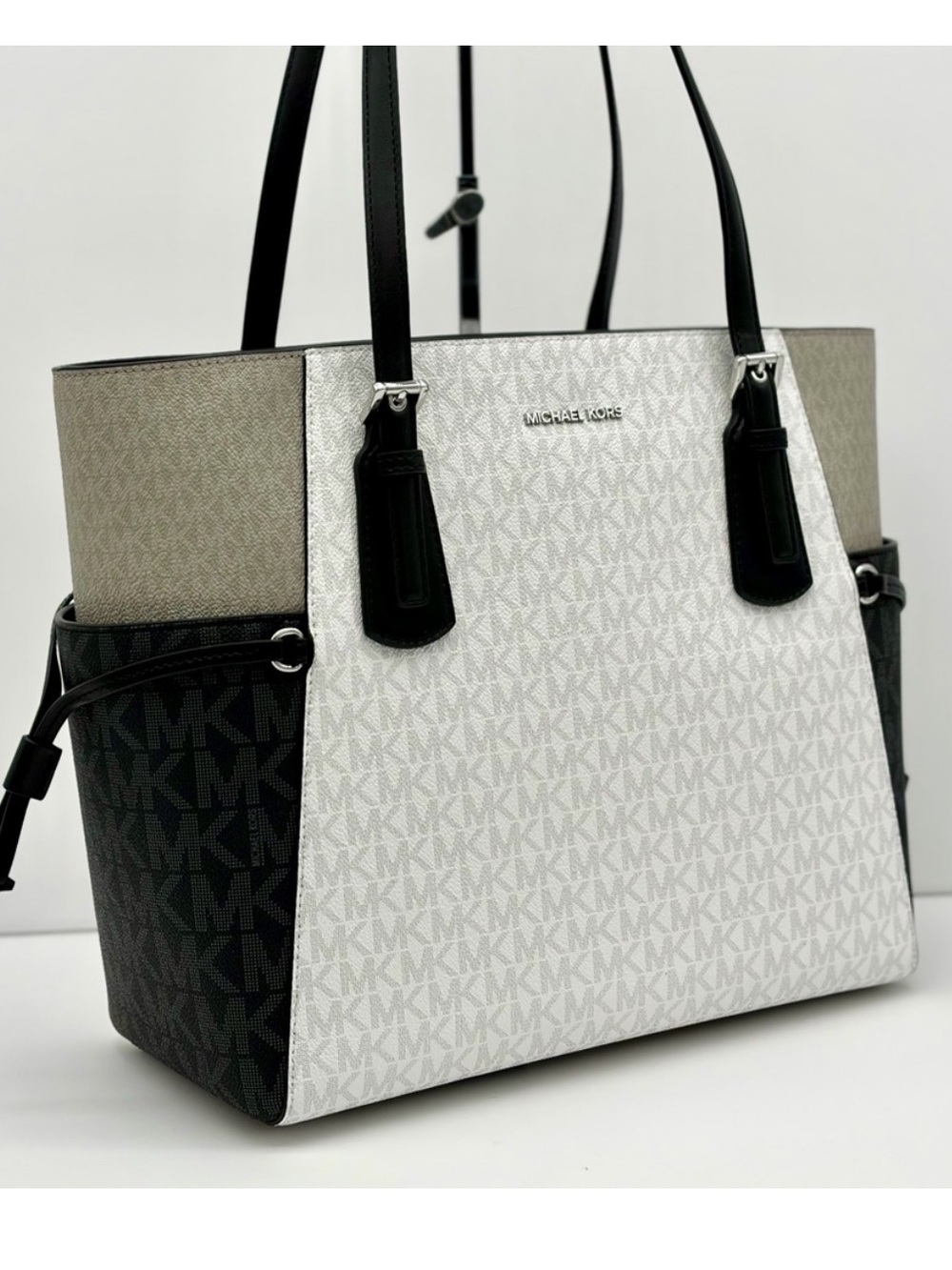 MICHAEL KORS Voyager Large Color-Block Signature Logo Tote Shoulder Bag